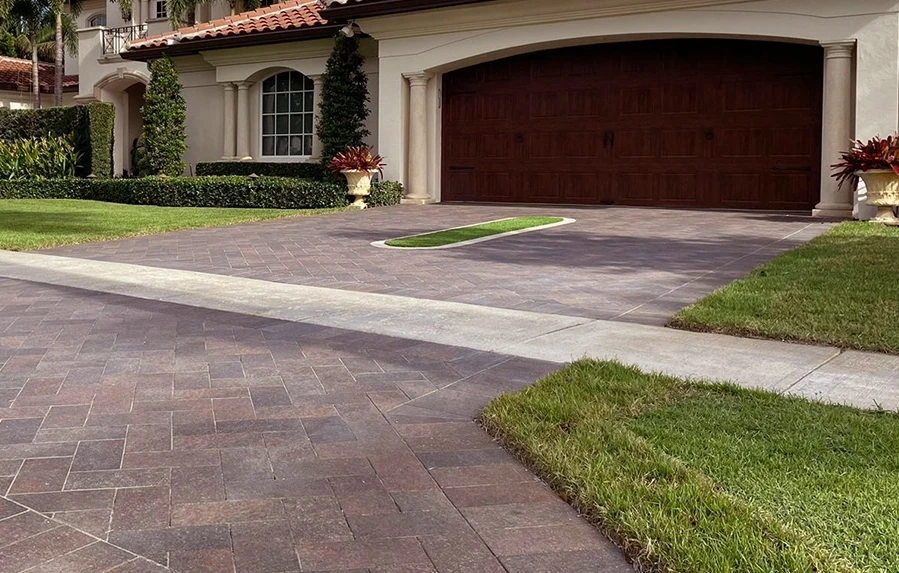 gres grubości 5cm na podjazd do garażu.webp